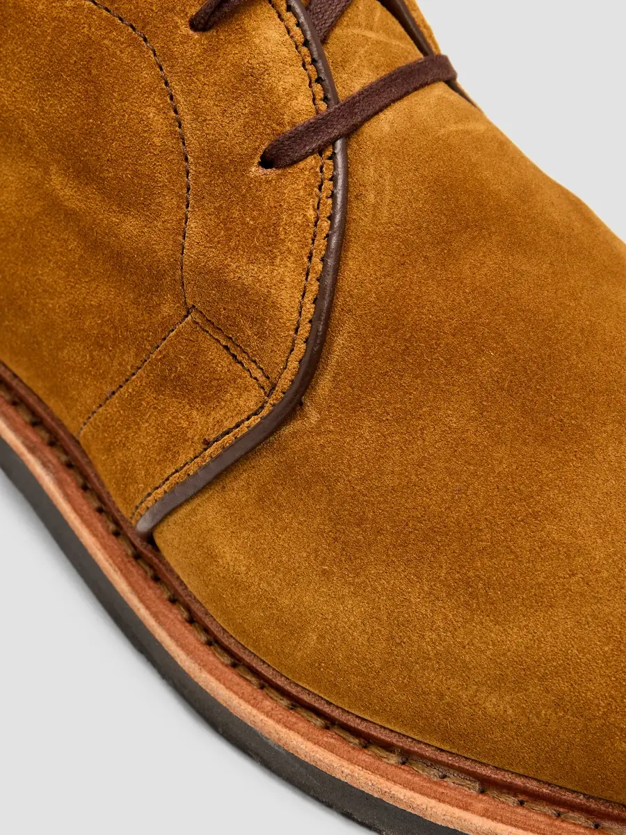 Allen Edmonds Men's Ridgley Suede Chukka Boots | Thumbnail 5 Allen Edmonds Men's Ridgley Suede Chukka Boots | Thumbnail 5