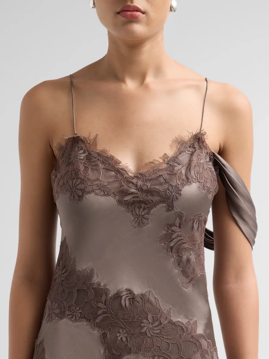 Amur Women's Reese Cascade Lace Gown | Thumbnail 5 Amur Women's Reese Cascade Lace Gown | Thumbnail 5