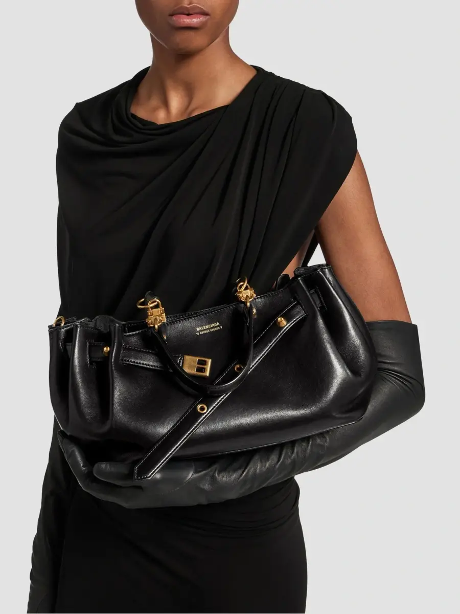 Balenciaga Women's Fan Carry All Tote Bag | Thumbnail 4 Balenciaga Women's Fan Carry All Tote Bag | Thumbnail 4