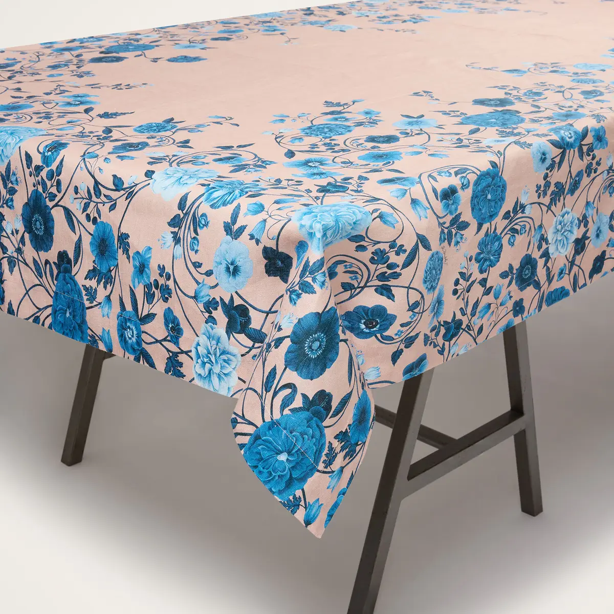 La Double J Large Tablecloth | Thumbnail 4 La Double J Large Tablecloth | Thumbnail 4