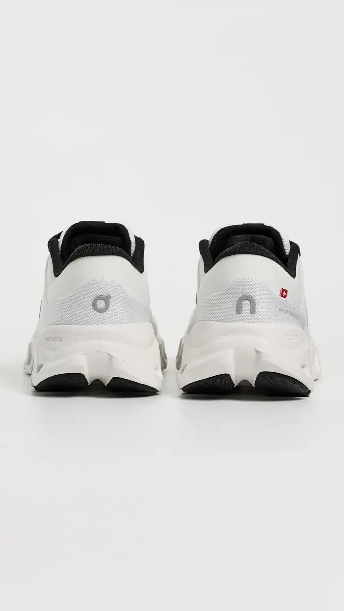 ON Cloud X 5 Sneakers | Thumbnail 4 ON Cloud X 5 Sneakers | Thumbnail 4