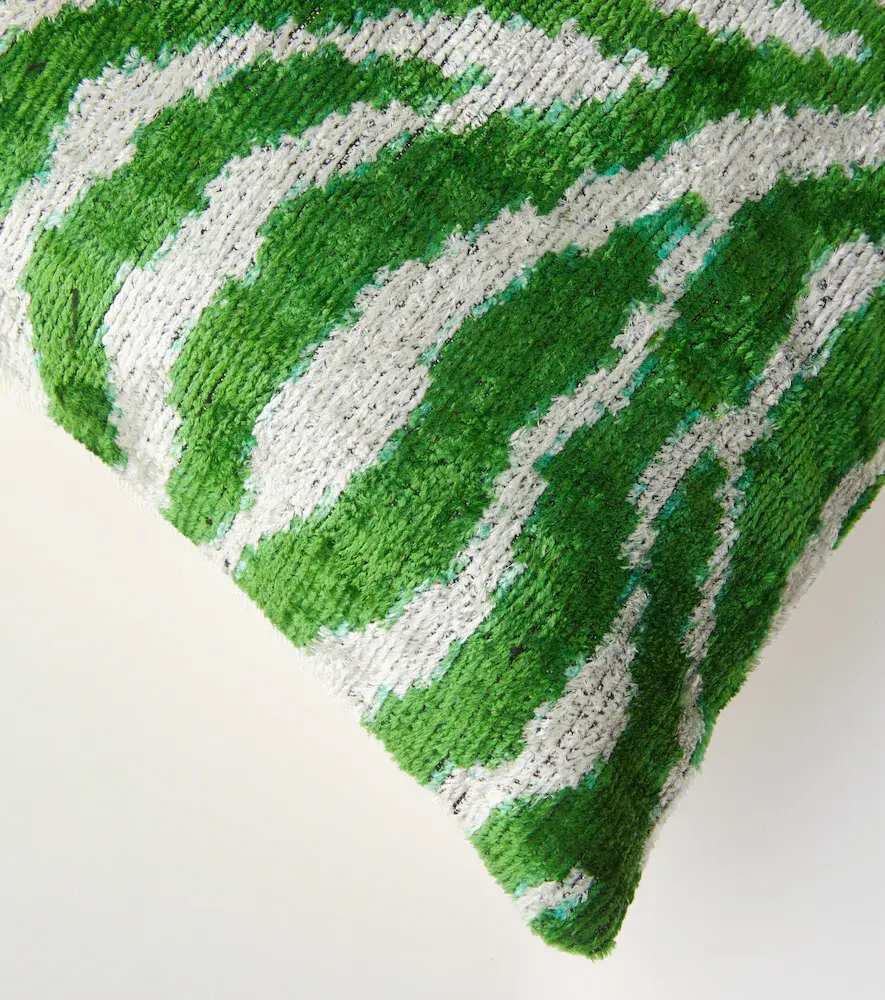 LES OTTOMANS Velvet cushion | Thumbnail 3