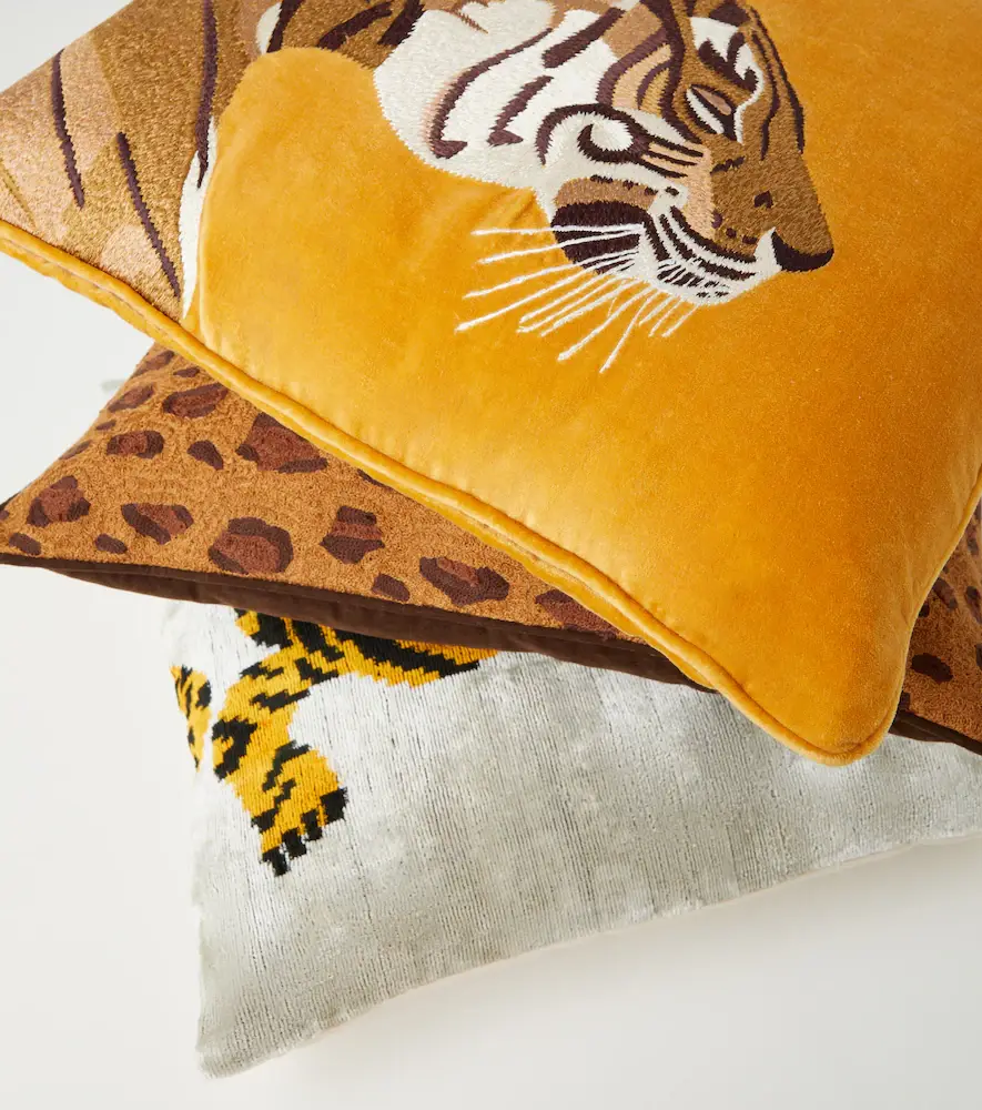 LES OTTOMANS Silk and cotton velvet cushion | Thumbnail 2