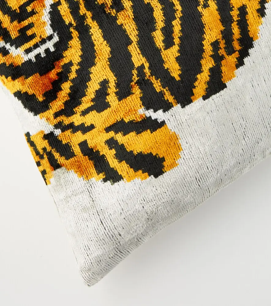 LES OTTOMANS Silk and cotton velvet cushion | Thumbnail 5