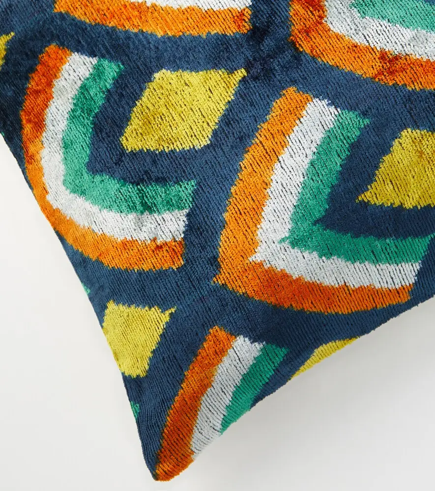 LES OTTOMANS Silk and cotton velvet cushion | Thumbnail 4