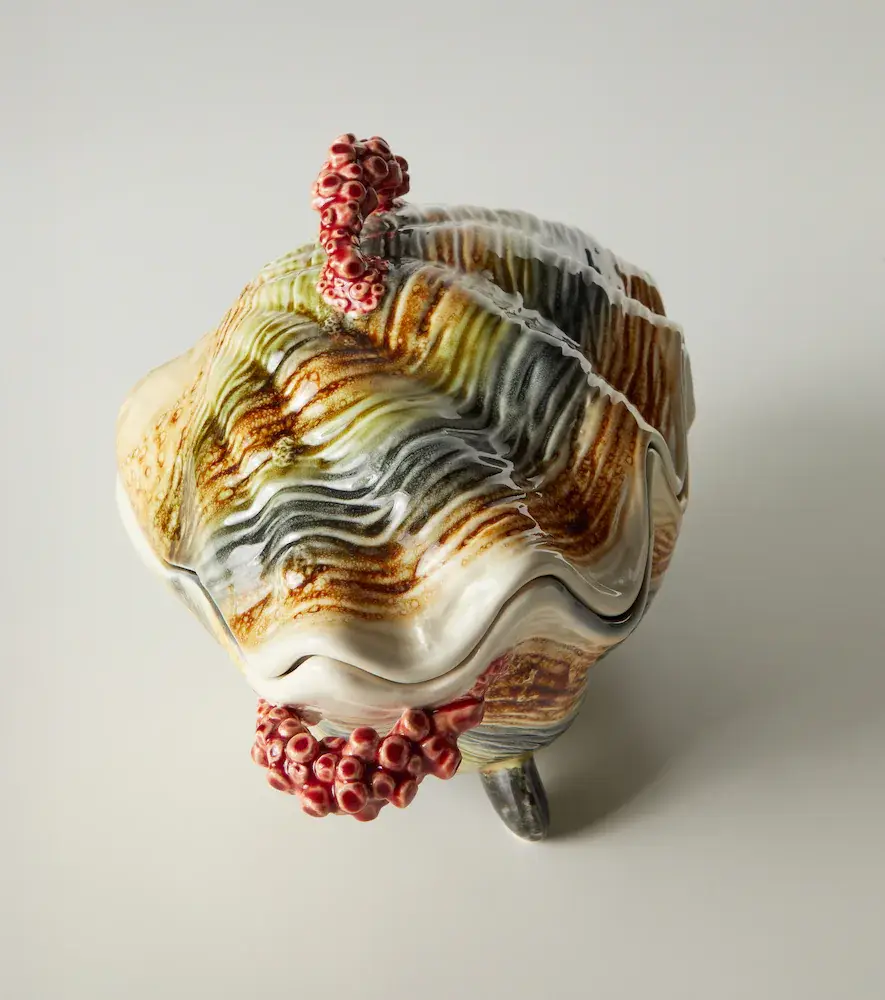 Bordallo Pinheiro Oyster earthenware tureen | Thumbnail 2