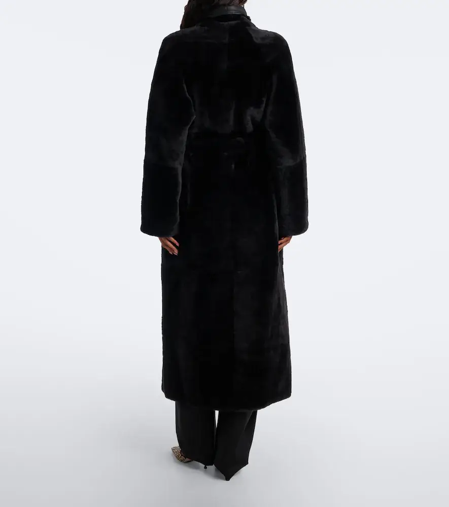Yves Salomon Reversible shearling and leather coat | Thumbnail 3 Yves Salomon Reversible shearling and leather coat | Thumbnail 3