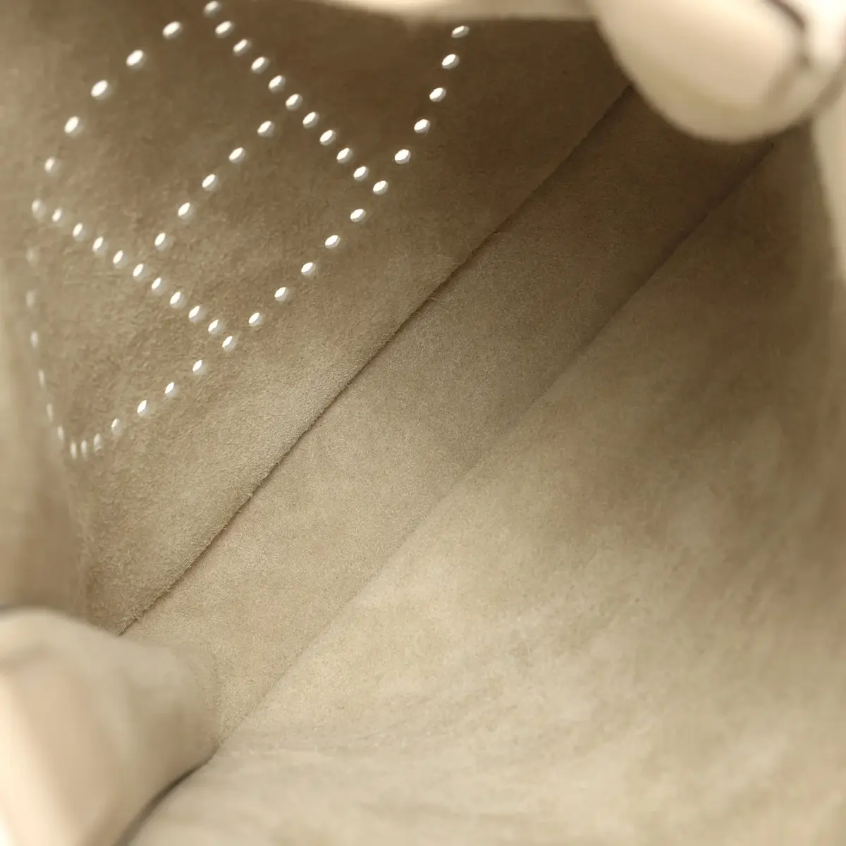 HERMÈS Hermes Evelyne III PM Craie Clemence Palladium Hardware | Thumbnail 8 HERMÈS Hermes Evelyne III PM Craie Clemence Palladium Hardware | Thumbnail 8