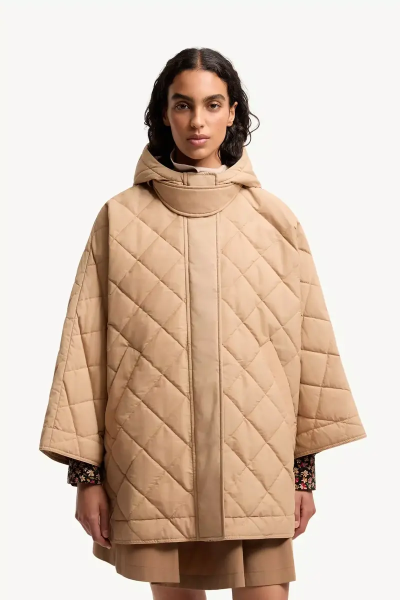 Moncler Diamond-quilted Hooded Cape | Thumbnail 5 Moncler Diamond-quilted Hooded Cape | Thumbnail 5