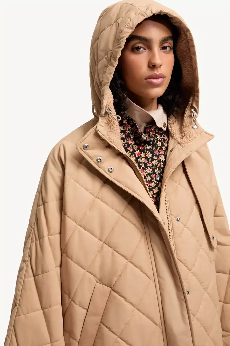 Moncler Diamond-quilted Hooded Cape | Thumbnail 8 Moncler Diamond-quilted Hooded Cape | Thumbnail 8