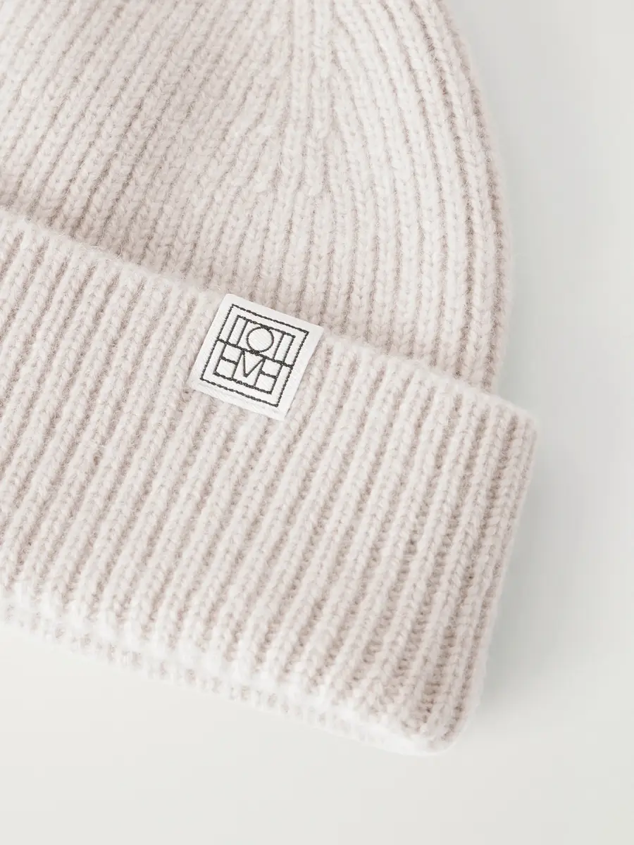 TOTEME Cashmere Ribbed Beanie - Men | Thumbnail 4
