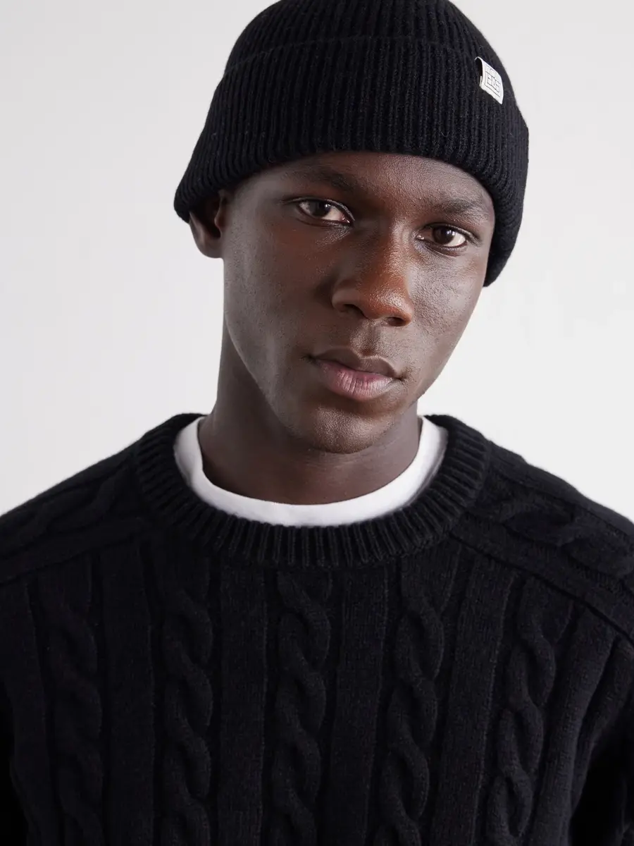 TOTEME Cashmere Ribbed Beanie - Men | Thumbnail 2 TOTEME Cashmere Ribbed Beanie - Men | Thumbnail 2