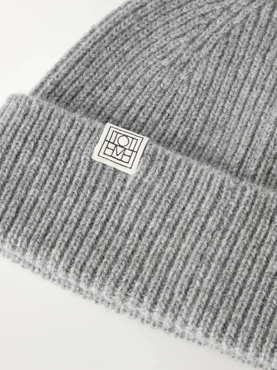TOTEME Cashmere Ribbed Beanie - Men | Thumbnail 4 TOTEME Cashmere Ribbed Beanie - Men | Thumbnail 4