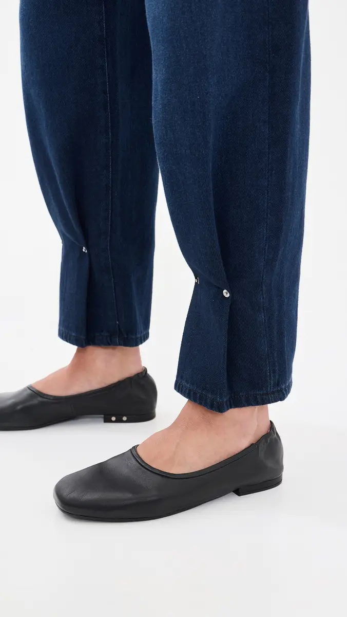 beek Swan Flats | Thumbnail 3