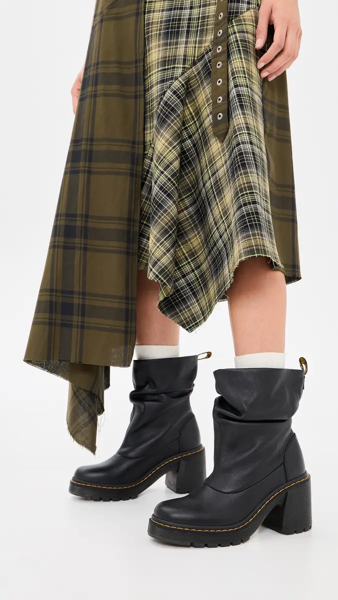 Dr. Martens Kasey Pull On Boots | Thumbnail 3 Dr. Martens Kasey Pull On Boots | Thumbnail 3
