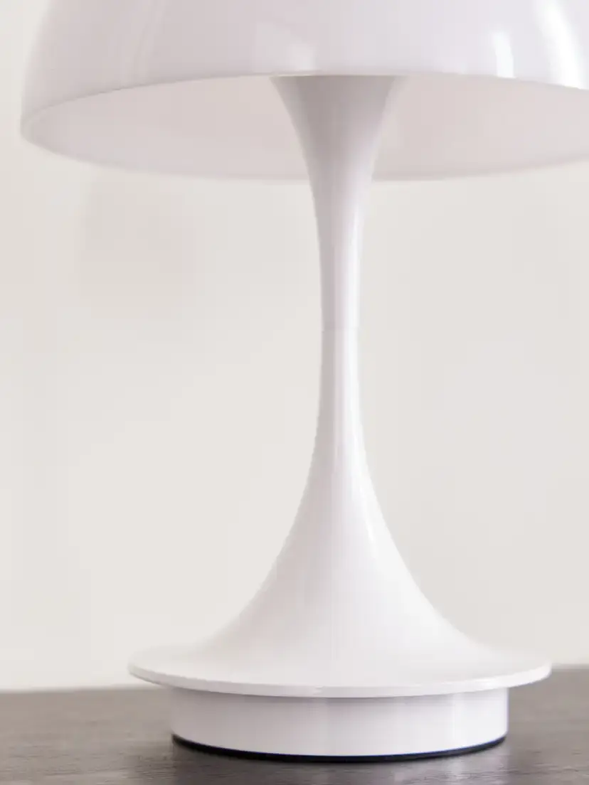 Louis Poulsen Panthella 160 Abs Portable Lamp | Thumbnail 3 Louis Poulsen Panthella 160 Abs Portable Lamp | Thumbnail 3
