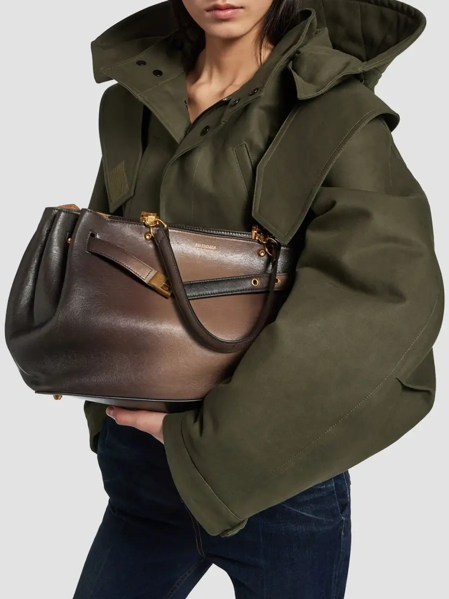 Balenciaga Women's Fan Carry All Tote Bag | Thumbnail 9