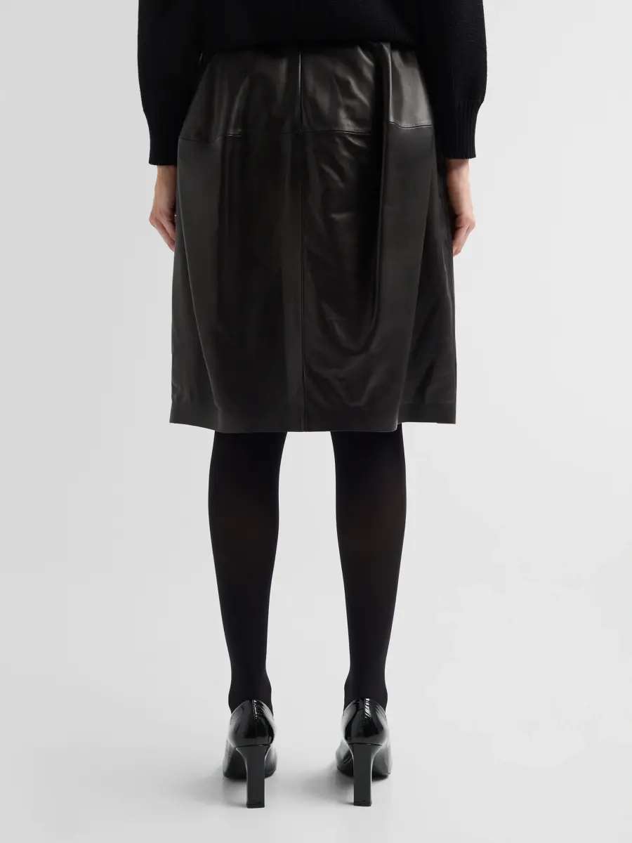 TOTEME Women's Sheath Leather Knee-Length Skirt | Thumbnail 3