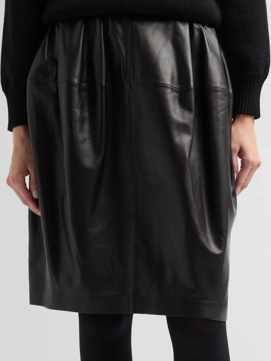 TOTEME Women's Sheath Leather Knee-Length Skirt | Thumbnail 5
