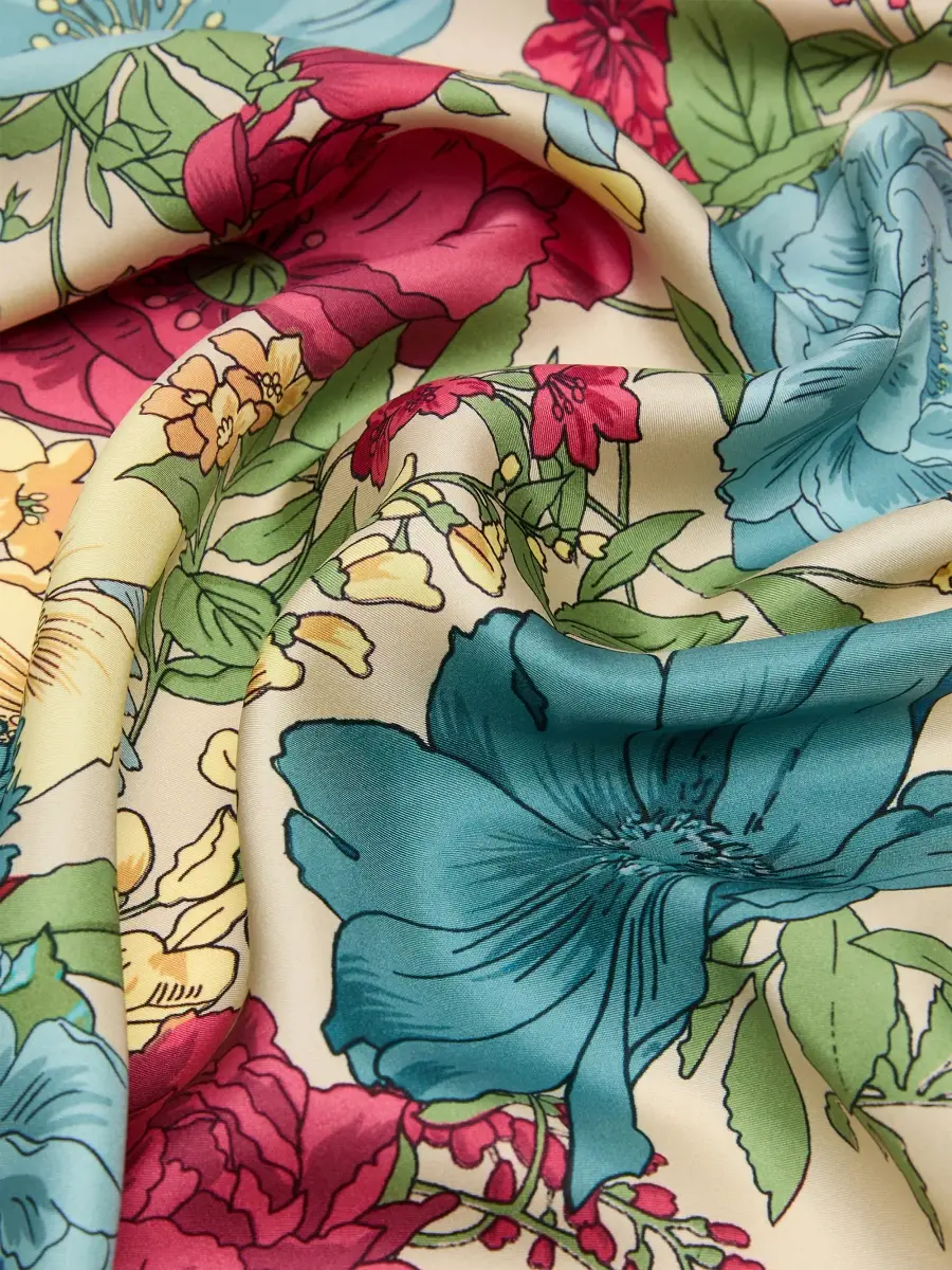 Weekend Max Mara Women's Patterned Silk Twill Foulard | Thumbnail 5 Weekend Max Mara Women's Patterned Silk Twill Foulard | Thumbnail 5