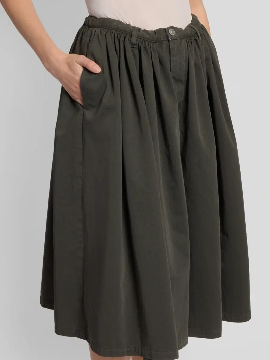 MM6 Maison Martin Margiela Women's Pleated Cotton Shorts | Thumbnail 5 MM6 Maison Martin Margiela Women's Pleated Cotton Shorts | Thumbnail 5
