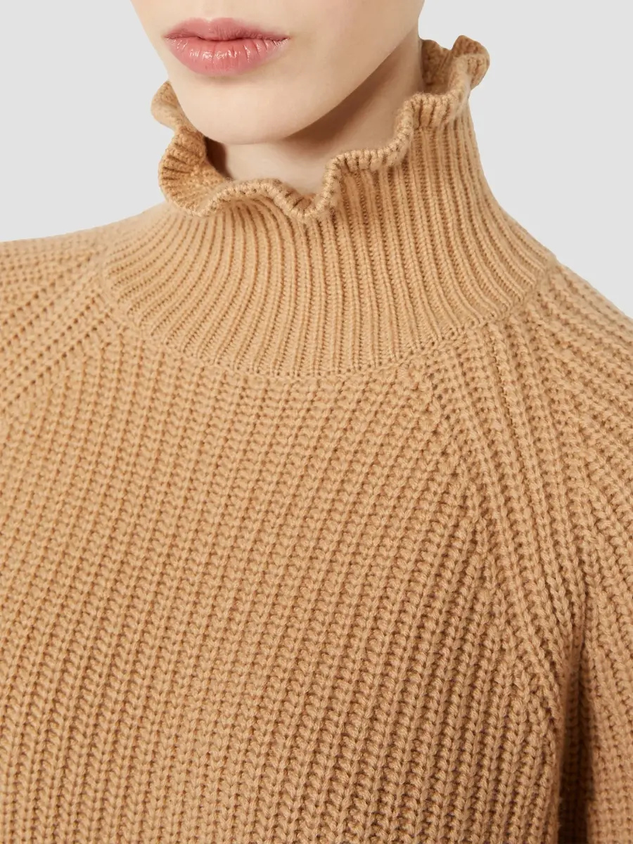 Max Mara Women's Relaxed Cut Wool and Cashmere Sweater | Thumbnail 5 Max Mara Women's Relaxed Cut Wool and Cashmere Sweater | Thumbnail 5