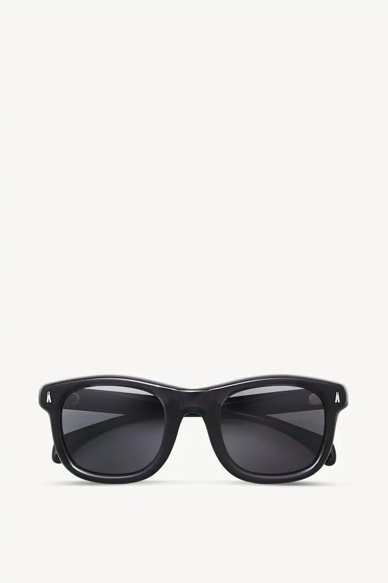 Moncler Lunettes Noirr Squared Sunglasses | Thumbnail 2 Moncler Lunettes Noirr Squared Sunglasses | Thumbnail 2