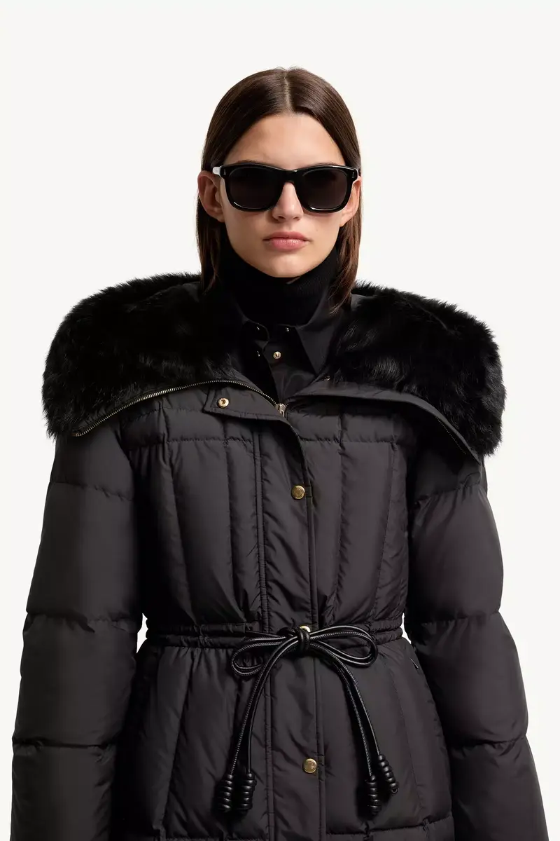 Moncler Lunettes Noirr Squared Sunglasses | Thumbnail 4 Moncler Lunettes Noirr Squared Sunglasses | Thumbnail 4