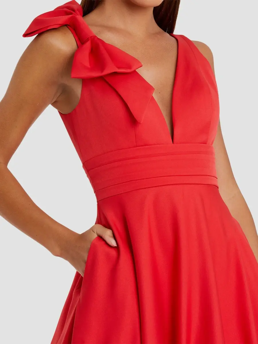 Mac Duggal Women's Crepe Sleeveless V-Neck Gown | Thumbnail 4 Mac Duggal Women's Crepe Sleeveless V-Neck Gown | Thumbnail 4