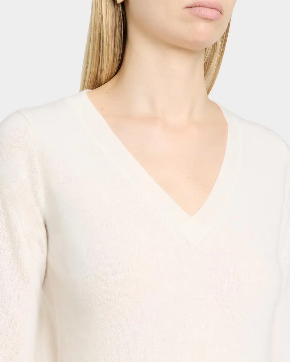 Neiman Marcus Cashmere Collection Cashmere V-Neck Sweater | Thumbnail 5 Neiman Marcus Cashmere Collection Cashmere V-Neck Sweater | Thumbnail 5