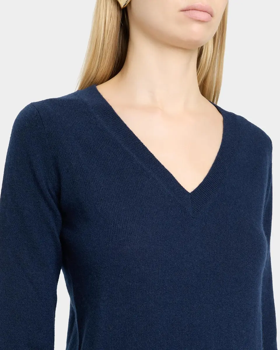 Neiman Marcus Cashmere Collection Cashmere V-Neck Sweater | Thumbnail 5 Neiman Marcus Cashmere Collection Cashmere V-Neck Sweater | Thumbnail 5