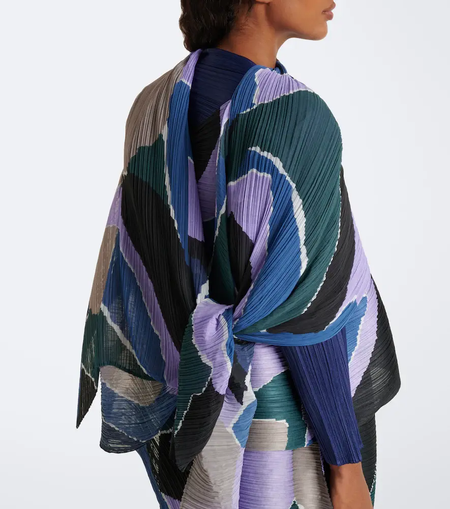 Pleats Please Issey Miyake Surprise! Madame-T pleated printed stole | Thumbnail 2