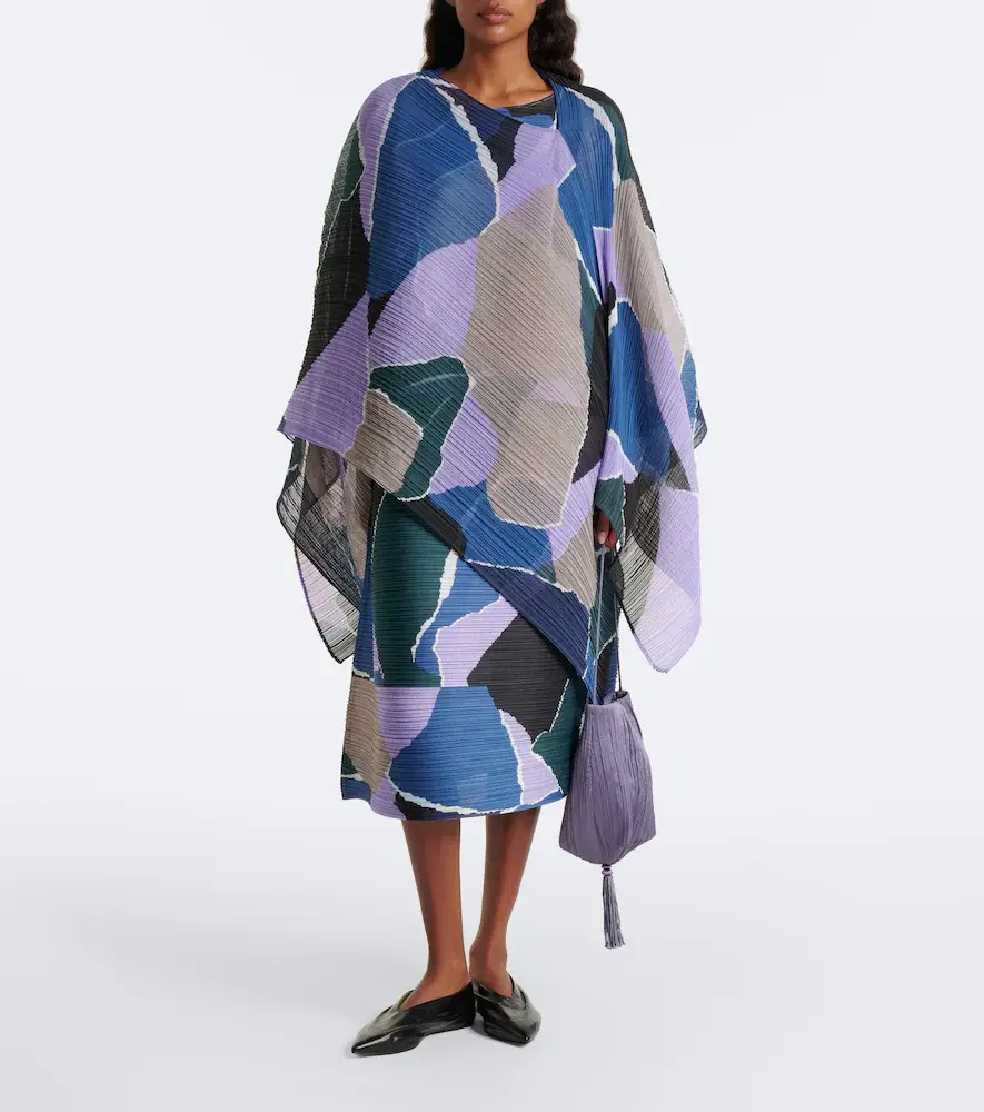 Pleats Please Issey Miyake Surprise! Madame-T pleated printed stole | Thumbnail 3