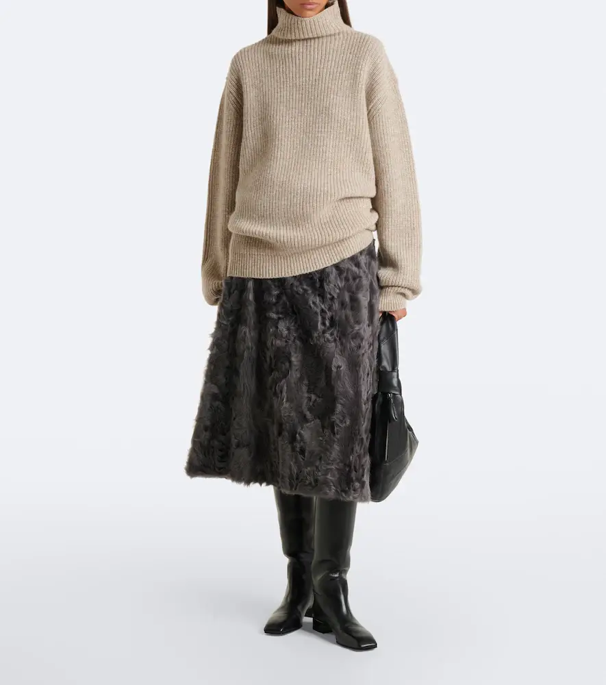 Lemaire Alpaca and yak turtleneck sweater | Thumbnail 2 Lemaire Alpaca and yak turtleneck sweater | Thumbnail 2