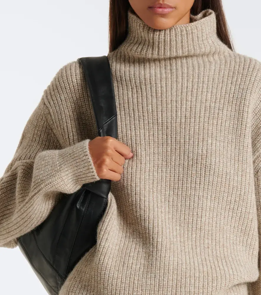 Lemaire Alpaca and yak turtleneck sweater | Thumbnail 5 Lemaire Alpaca and yak turtleneck sweater | Thumbnail 5