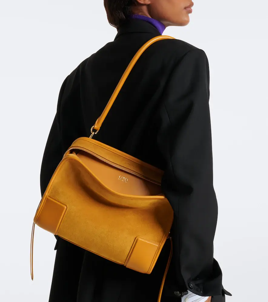 Loewe Amazona 180 Medium suede top-handle bag | Thumbnail 8 Loewe Amazona 180 Medium suede top-handle bag | Thumbnail 8
