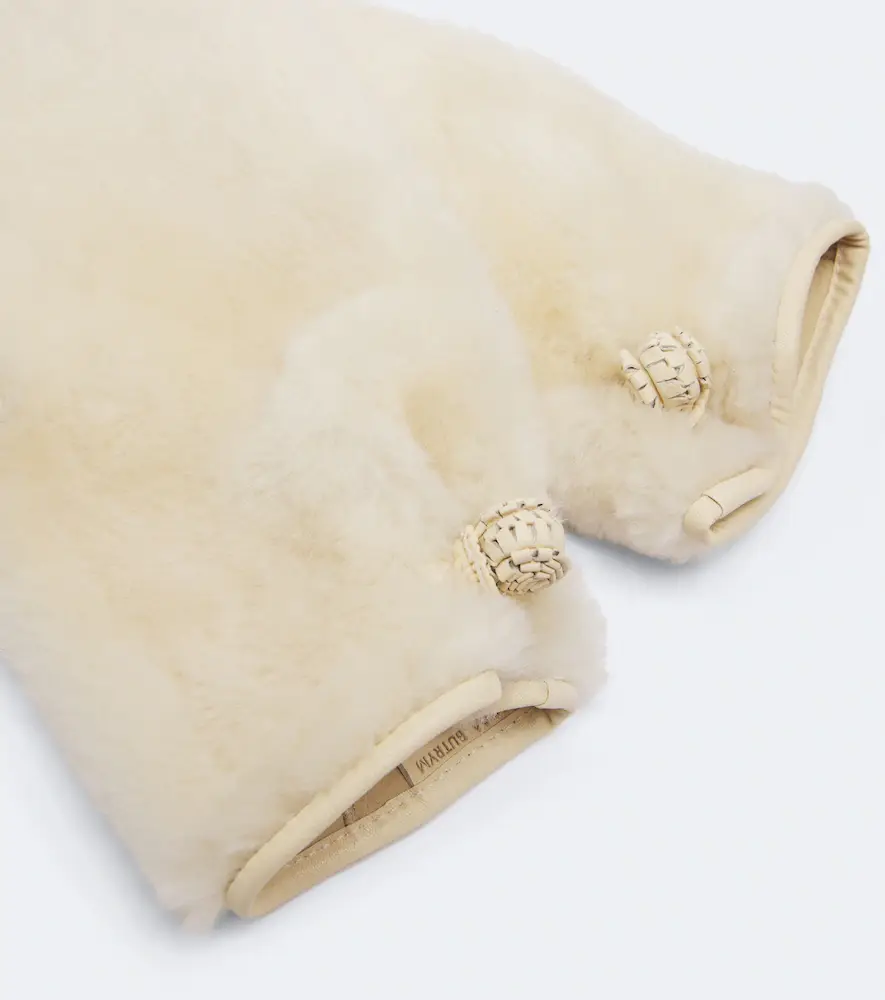 Magda Butrym Shearling mittens | Thumbnail 2 Magda Butrym Shearling mittens | Thumbnail 2