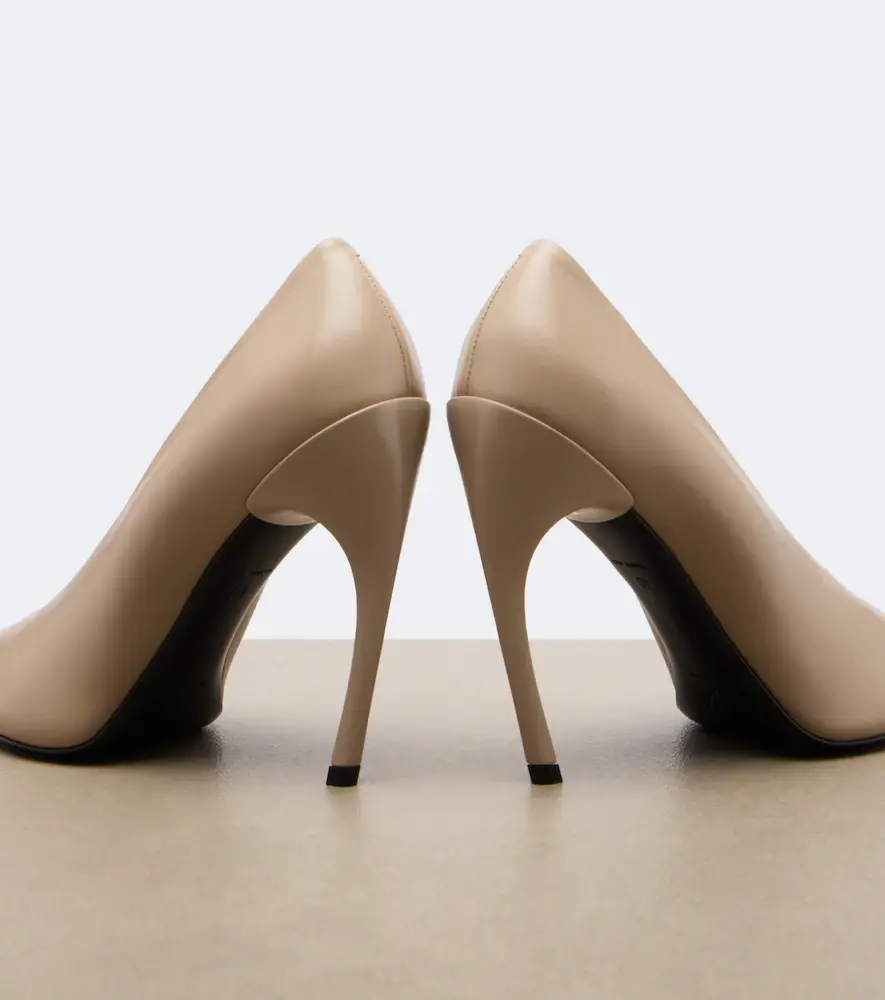 Roger Vivier Choc leather pumps | Thumbnail 2 Roger Vivier Choc leather pumps | Thumbnail 2