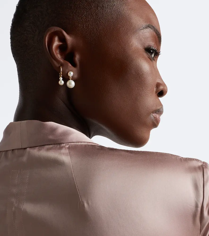 Sophie Bille Brahe 14kt gold single hoop earring with freshwater pearls | Thumbnail 3 Sophie Bille Brahe 14kt gold single hoop earring with freshwater pearls | Thumbnail 3