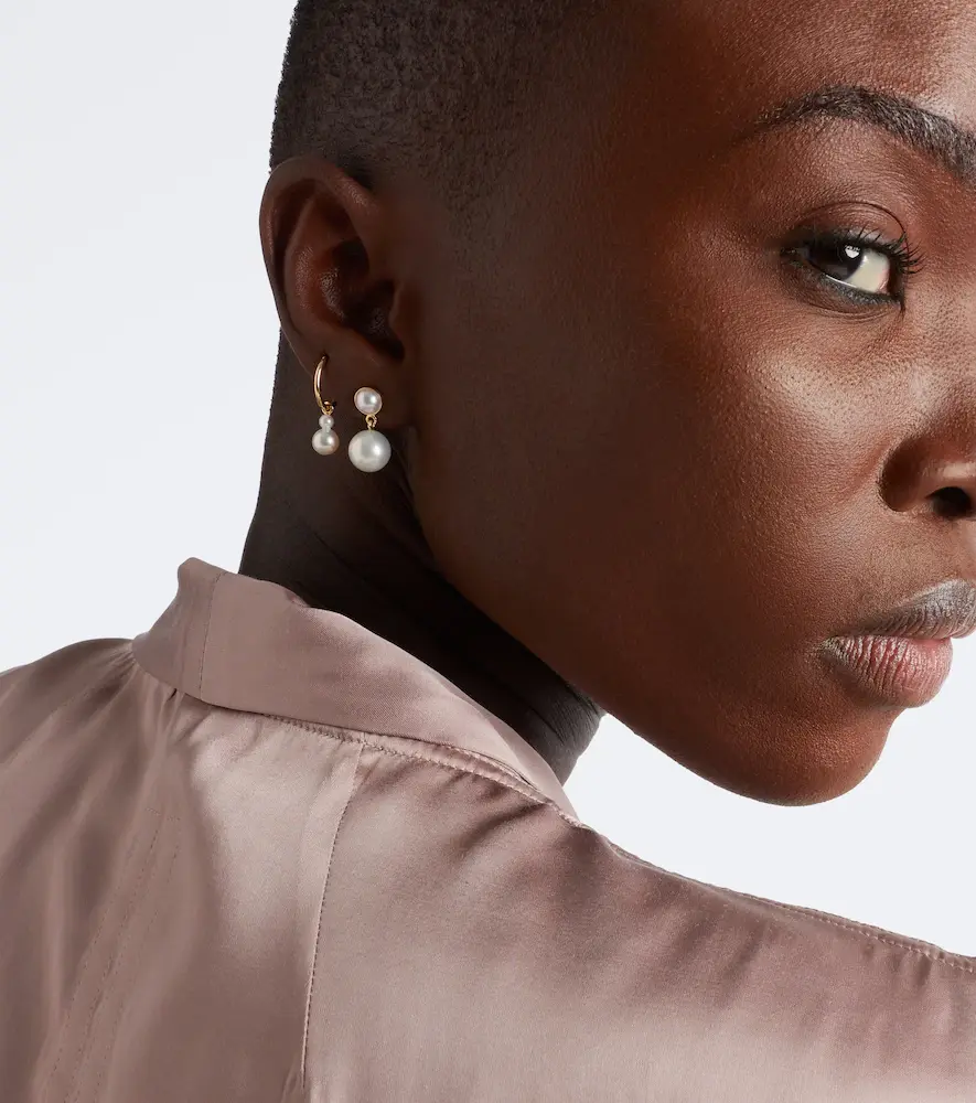 Sophie Bille Brahe 14kt gold single hoop earring with freshwater pearls | Thumbnail 4 Sophie Bille Brahe 14kt gold single hoop earring with freshwater pearls | Thumbnail 4
