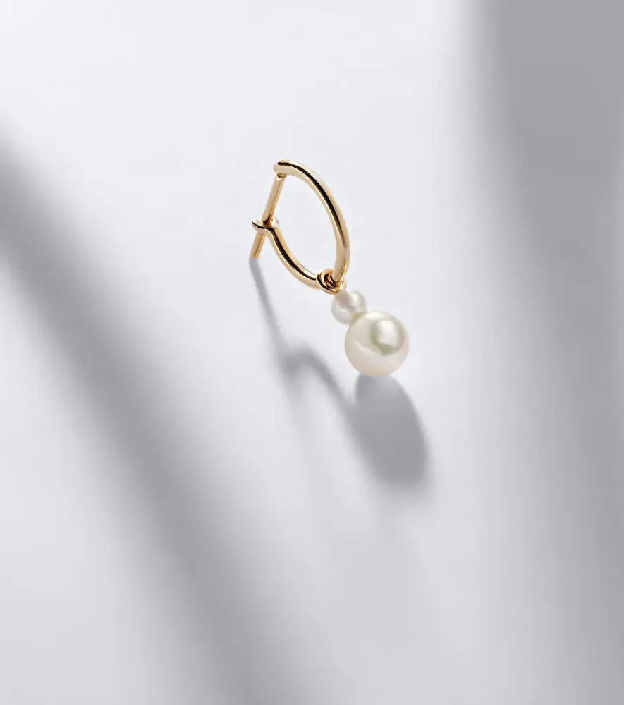 Sophie Bille Brahe 14kt gold single hoop earring with freshwater pearls | Thumbnail 5 Sophie Bille Brahe 14kt gold single hoop earring with freshwater pearls | Thumbnail 5