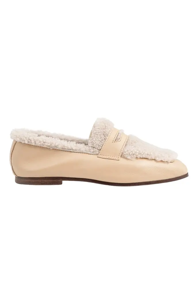 SOPHIQUE Essenziale Shearling Loafer - Cream Sand