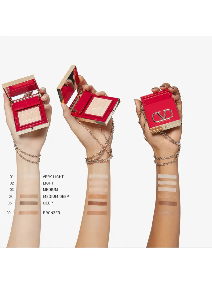 Valentino Go-Clutch Refillable Compact Powder | Thumbnail 2 Valentino Go-Clutch Refillable Compact Powder | Thumbnail 2