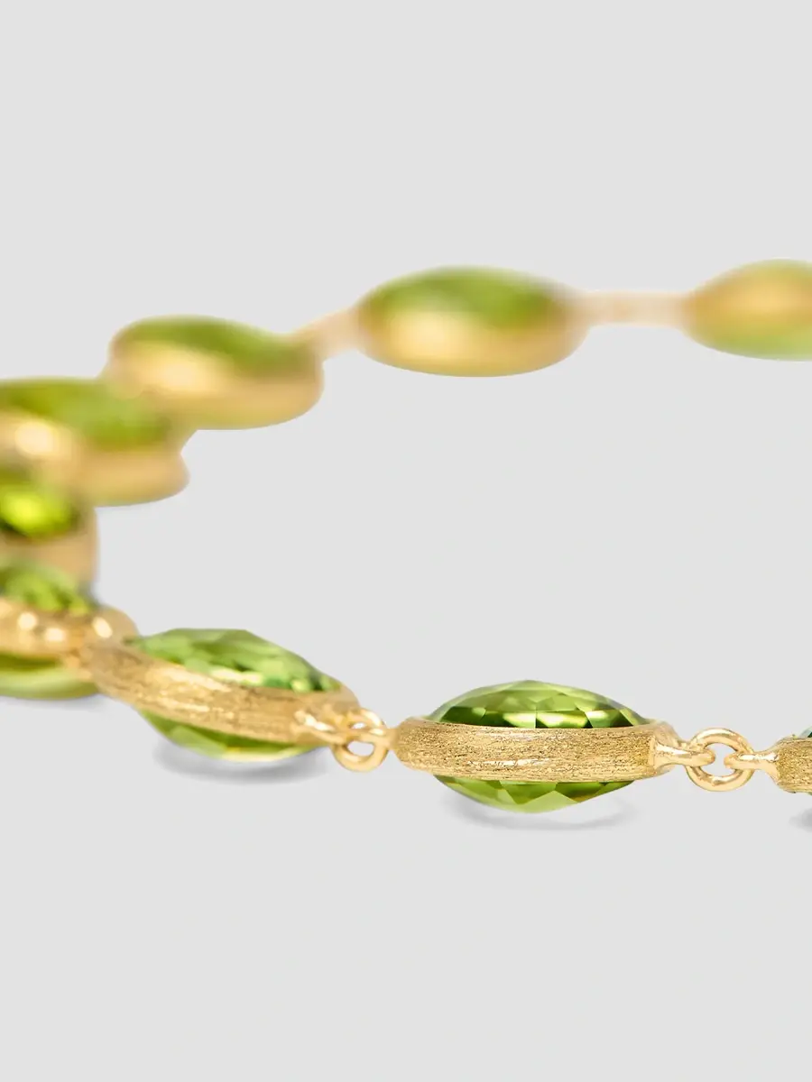 MARCO BICEGO Women's Jaipur Color 18K Yellow Gold Peridot Bezel Bracelet | Thumbnail 3 MARCO BICEGO Women's Jaipur Color 18K Yellow Gold Peridot Bezel Bracelet | Thumbnail 3