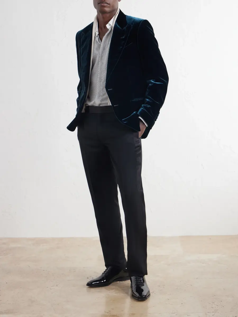 Tom Ford Shelton Velvet Tuxedo Jacket - Men | Thumbnail 2 Tom Ford Shelton Velvet Tuxedo Jacket - Men | Thumbnail 2