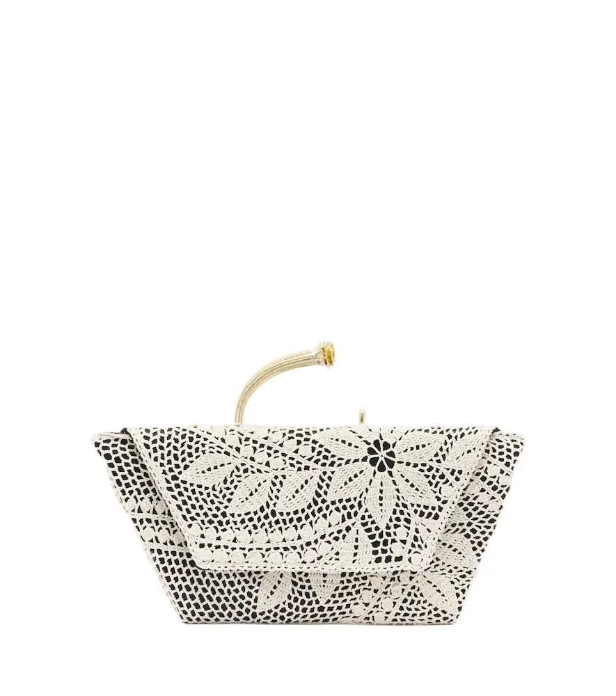 Bracelet crochet and satin clutch Bracelet crochet and satin clutch