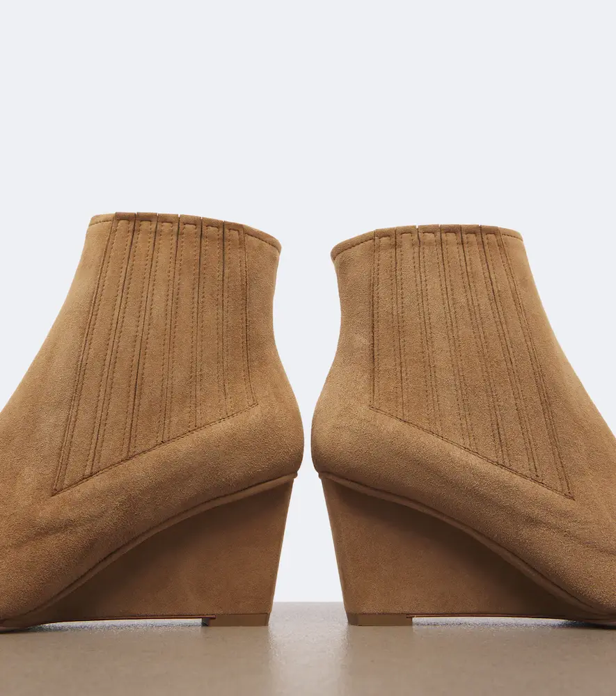 Roger Vivier Belle Vivier suede wedge ankle boots | Thumbnail 3 Roger Vivier Belle Vivier suede wedge ankle boots | Thumbnail 3