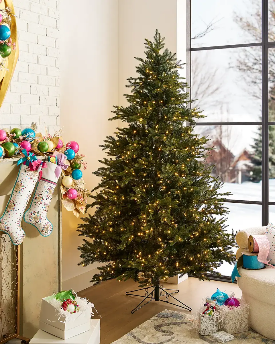 Barcana 7.5 ' Alaskan Deluxe Christmas Tree with Warm White LED Lights