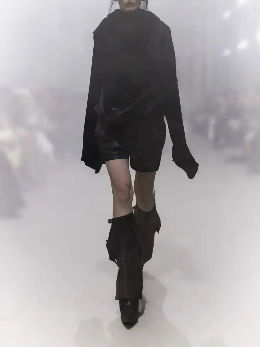 Rick Owens Twist Donut Cropped Crushed Velvet Cape | Thumbnail 6 Rick Owens Twist Donut Cropped Crushed Velvet Cape | Thumbnail 6