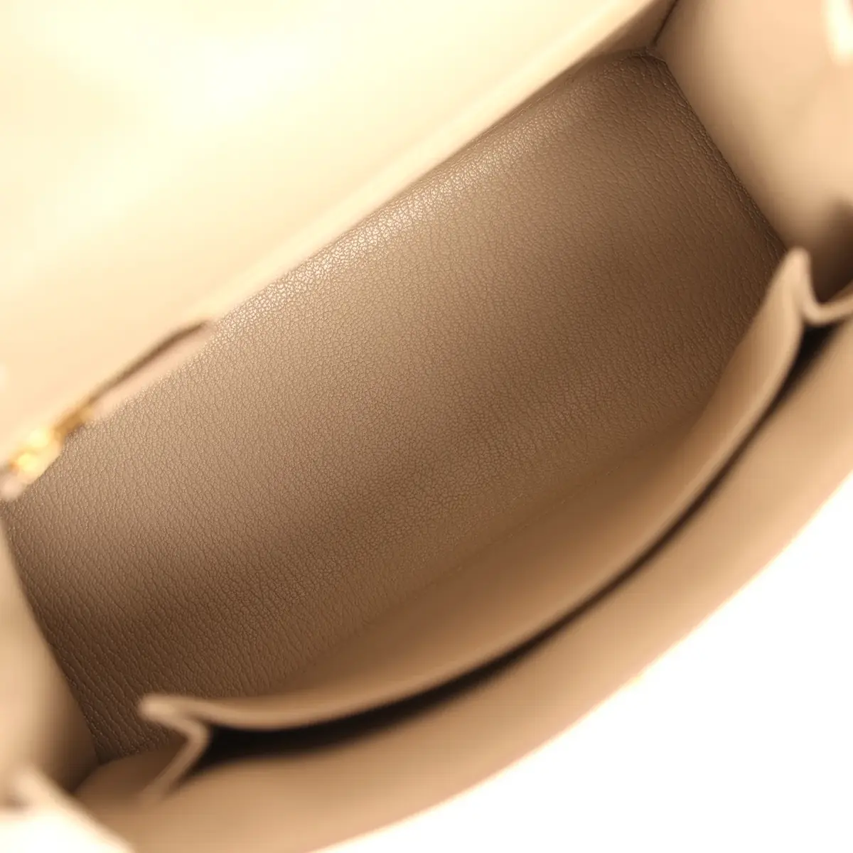 HERMÈS Hermes Special Order (HSS) Kelly Sellier 25 Gris Tourterelle, Nata Chevre Mysore Brushed Gold Hardware | Thumbnail 8 HERMÈS Hermes Special Order (HSS) Kelly Sellier 25 Gris Tourterelle, Nata Chevre Mysore Brushed Gold Hardware | Thumbnail 8
